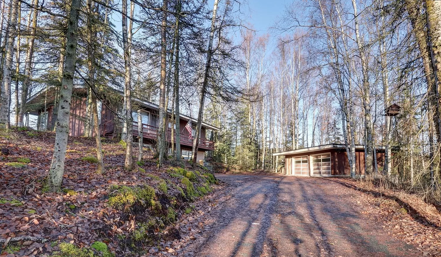 Mid-century estate home on 2 acres asks $595K