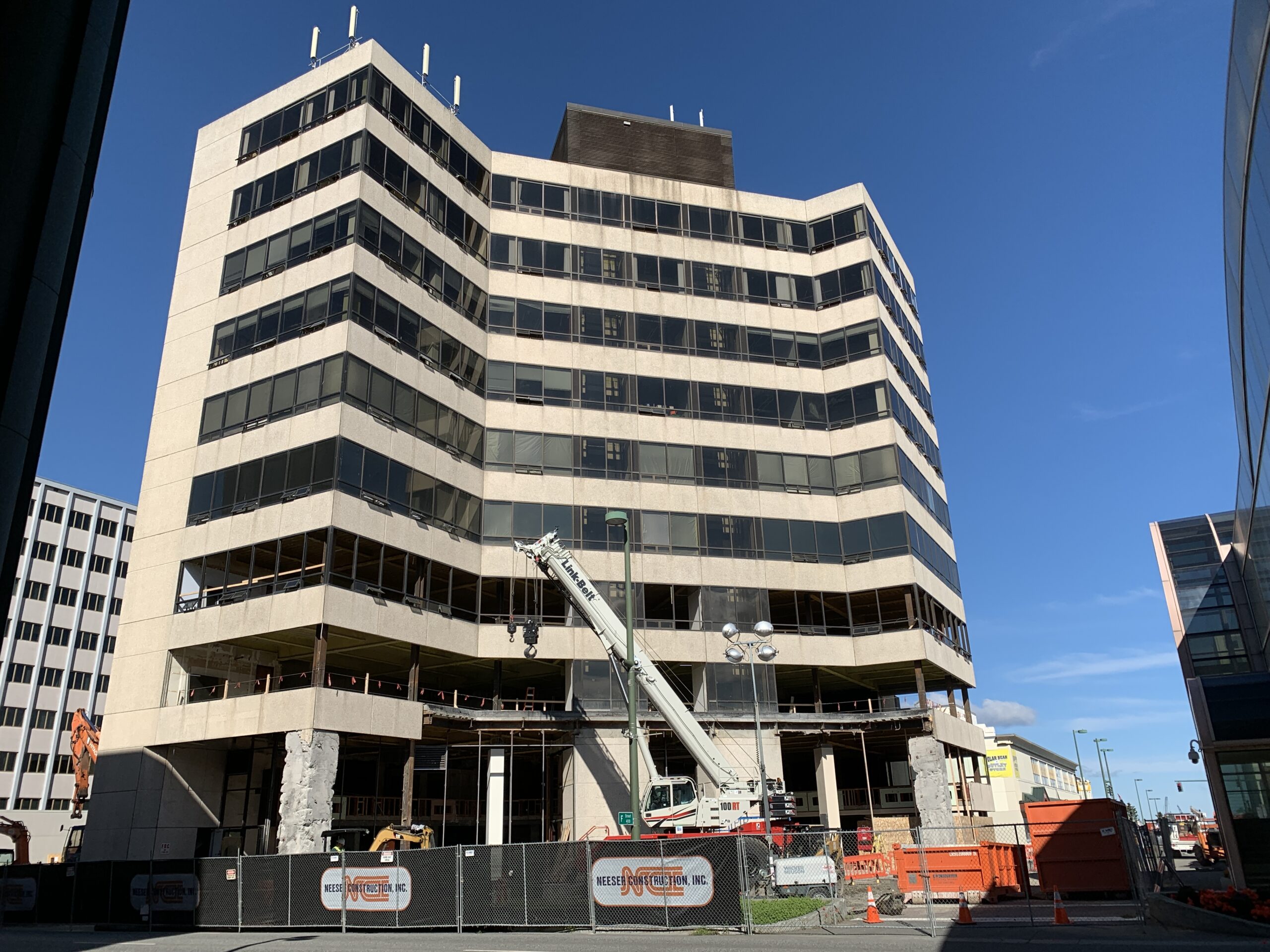 Downtown building says goodbye to the ’70s